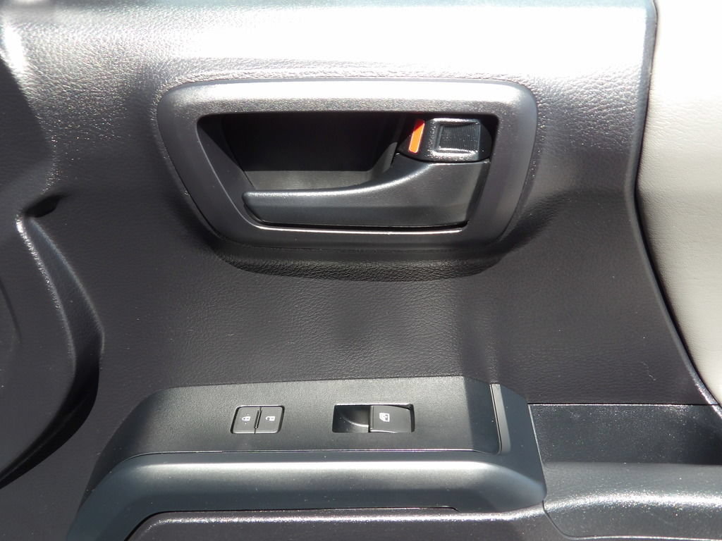 Used 2020 Toyota Tacoma SR RWD image 34