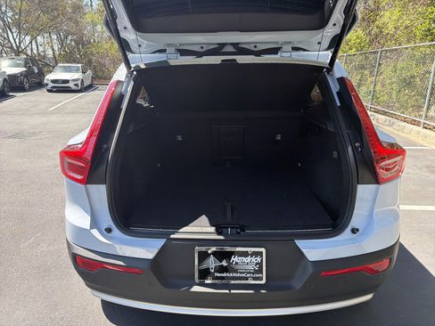 Certified 2025 Volvo XC40 B5 Plus image 34