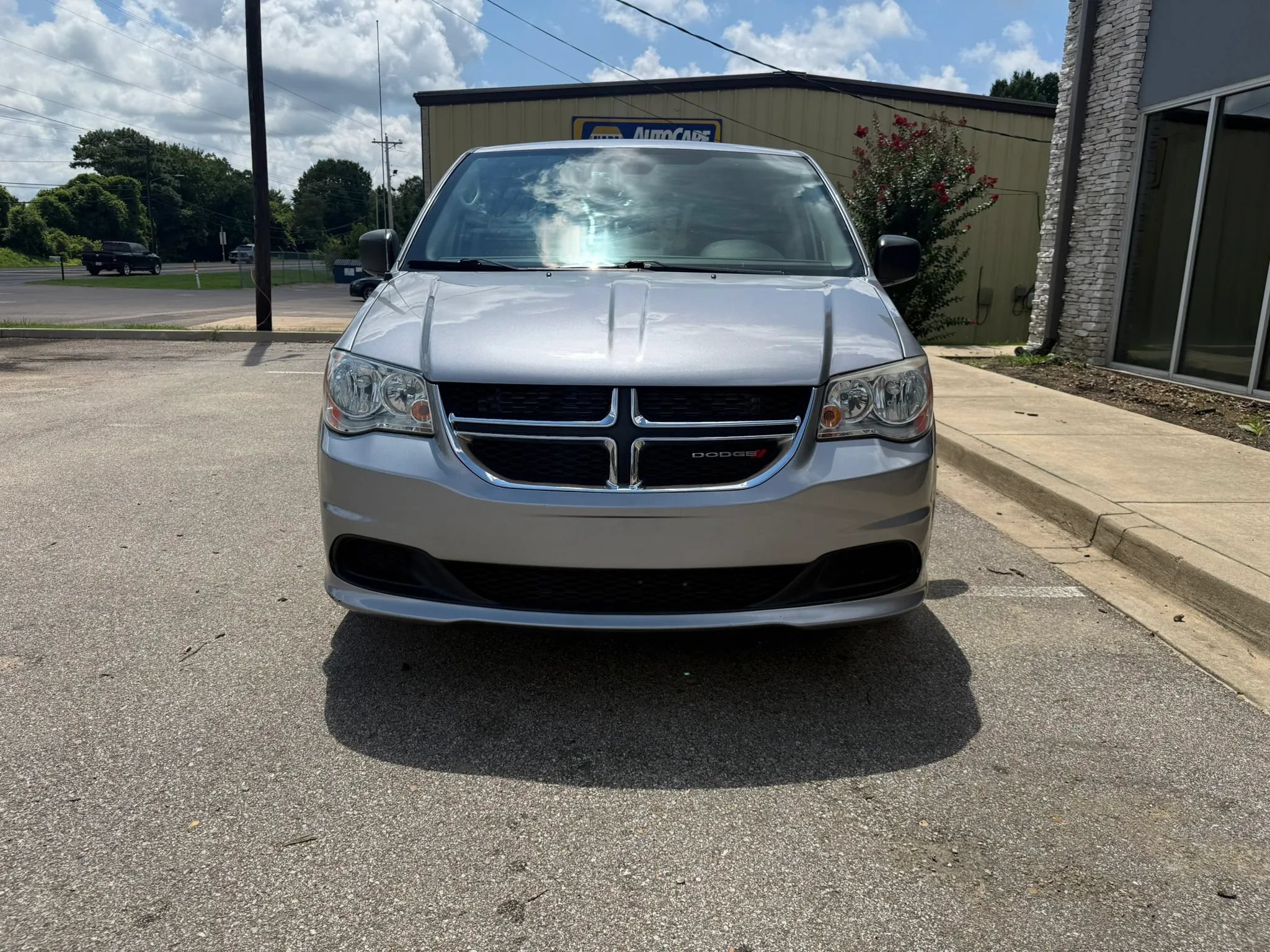 Used 2019 Dodge Grand Caravan SE FWD image 3