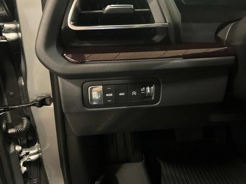 New 2026 Chevrolet Traverse Z71 w/ Enhanced Driving Package AWD/4WD image 17