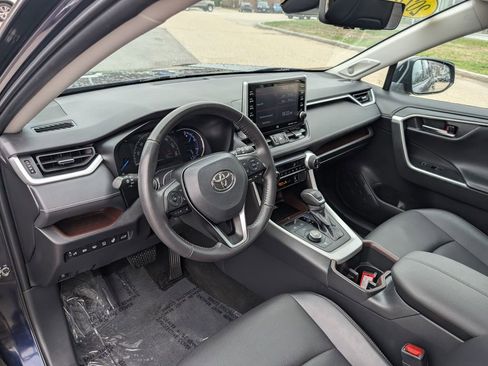 Used 2022 Toyota RAV4 Limited image 19