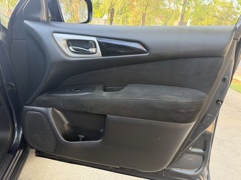 Used 2016 Nissan Pathfinder S FWD image 9