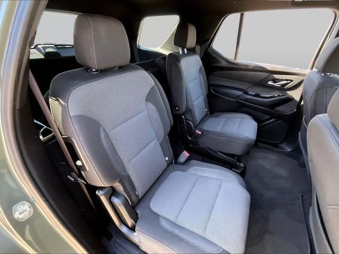 Used 2023 Chevrolet Traverse LT FWD image 19