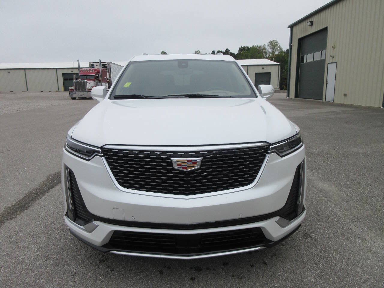 Used 2025 Cadillac XT6 Premium Luxury w/ Platinum Package FWD image 17