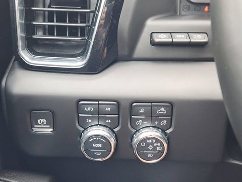 Used 2024 GMC Sierra 1500 Denali w/ Denali Reserve Package AWD/4WD image 21