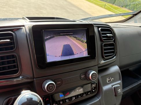 Used 2025 RAM ProMaster 2500 w/ Convenience Group image 20