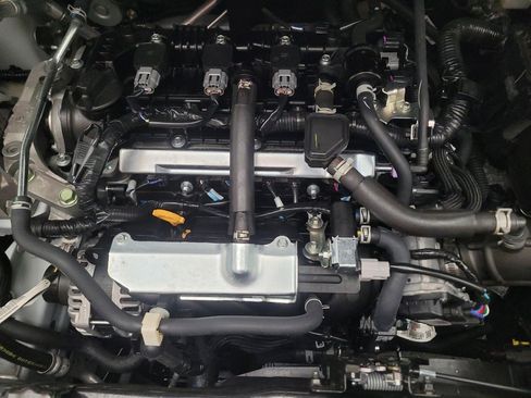 Used 2025 Nissan Versa S w/ Trunk Package image 30