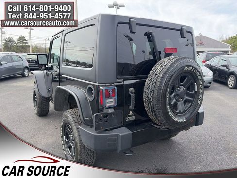 Used 2018 Jeep Wrangler Sahara w/ Connectivity Group image 10