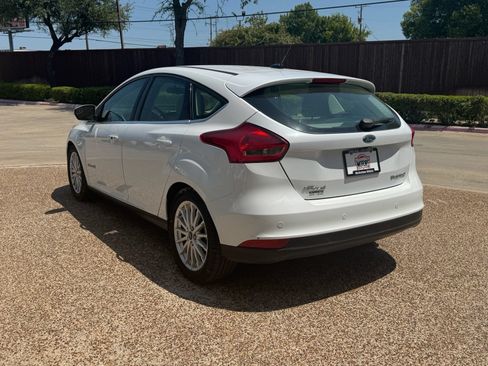 Used 2017 Ford Focus Electric Hatchback FWD image 10