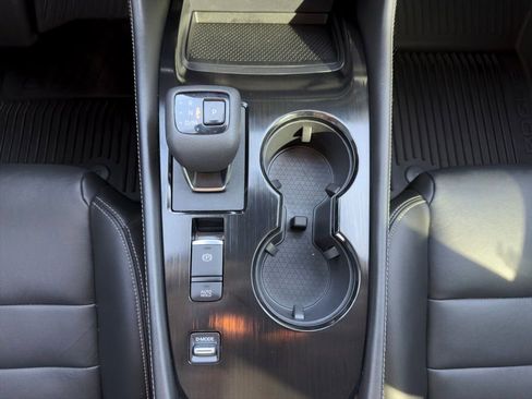 Used 2023 Nissan Rogue SL FWD image 2