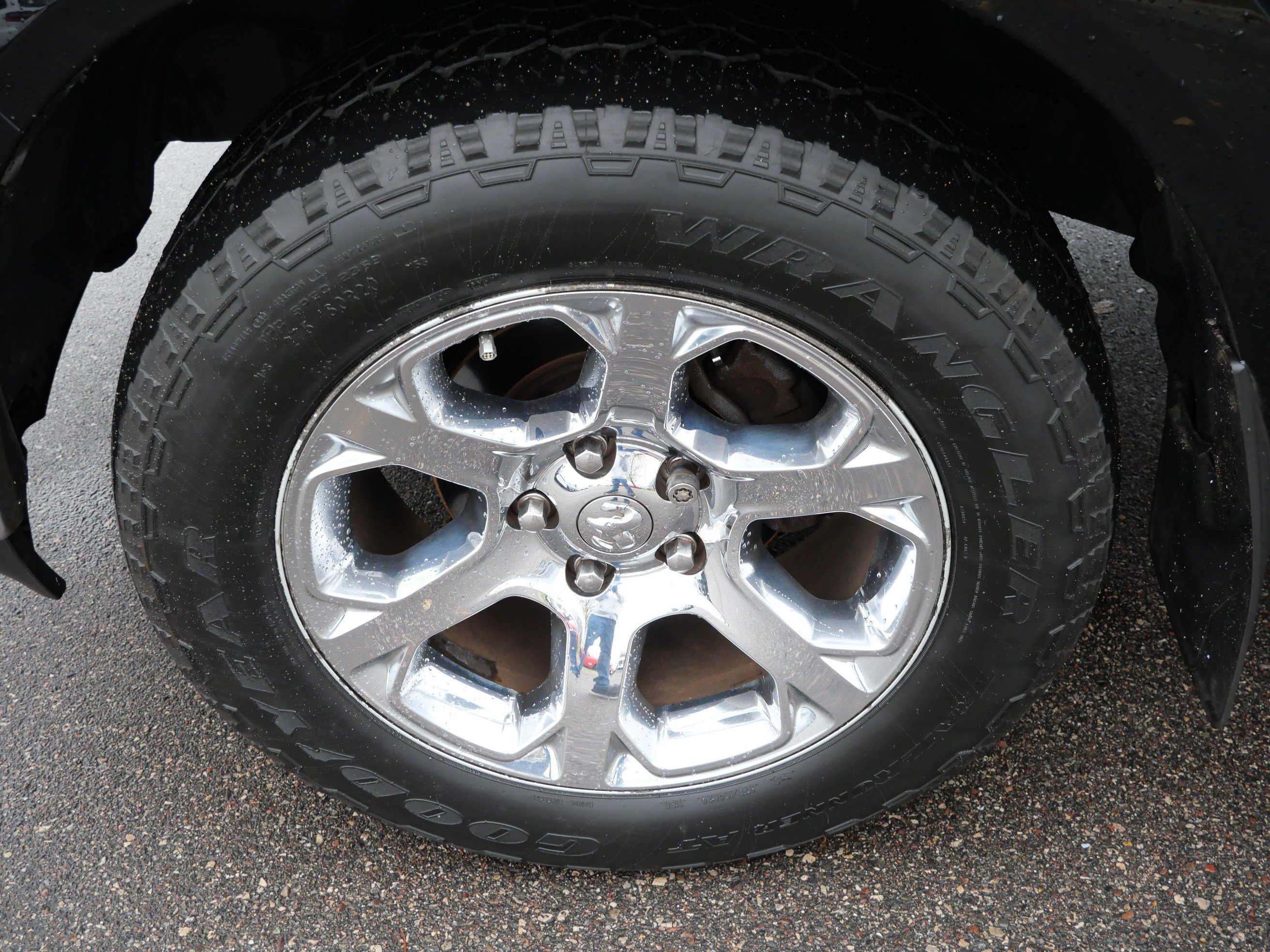 Used 2015 RAM 1500 Laramie w/ Convenience Group AWD/4WD image 15
