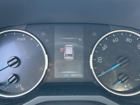 Used 2022 Toyota RAV4 XLE Premium image 17