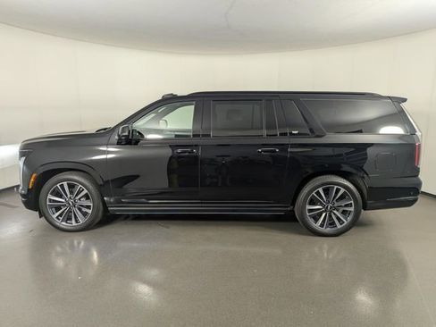 Used 2025 Cadillac Escalade ESV Sport w/ Touring Package AWD/4WD image 5