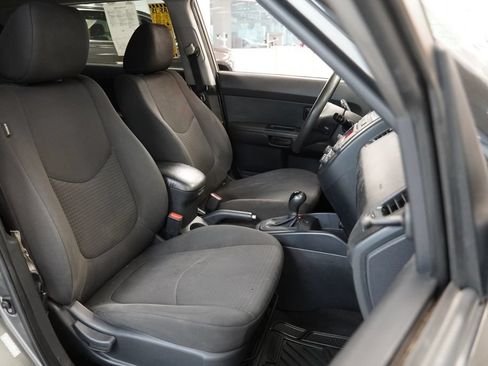 Used 2013 Kia Soul FWD image 30