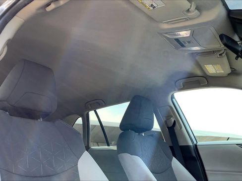 Used 2022 Toyota RAV4 XLE AWD/4WD image 14