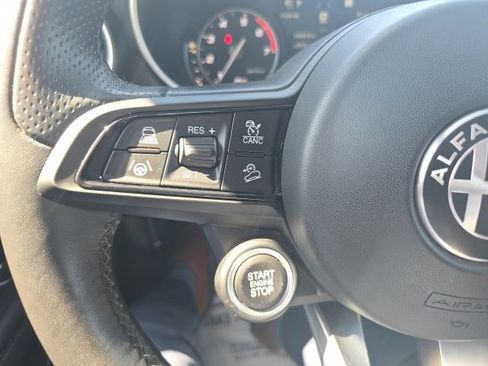 Used 2022 Alfa Romeo Stelvio Ti AWD/4WD image 33