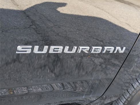 Used 2023 Chevrolet Suburban High Country w/ Advanced Technology Package AWD/4WD image 9