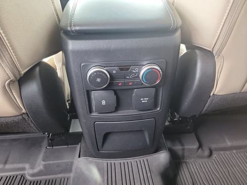 Used 2022 Ford Explorer Limited w/ Hybrid Equipment Group 310A AWD/4WD image 18