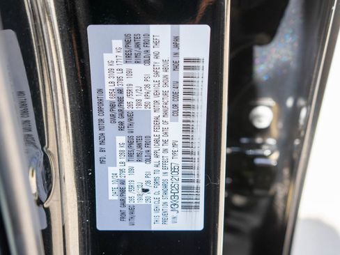 Used 2025 MAZDA CX-90 3.3 Turbo w/ Preferred Package AWD/4WD image 39