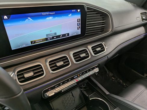 Used 2021 Mercedes-Benz GLS 580 4MATIC image 10