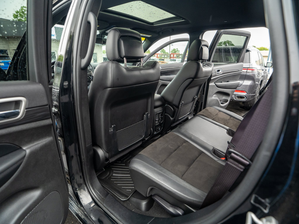 Used 2021 Jeep Grand Cherokee Laredo X AWD/4WD image 16