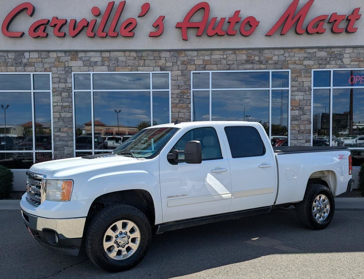 Used 2014 GMC Sierra 2500 SLT w/ Suspension Package, Off-Road AWD/4WD image 1