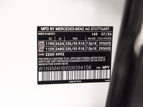 Certified 2025 Mercedes-Benz GLB 250 4MATIC image 26