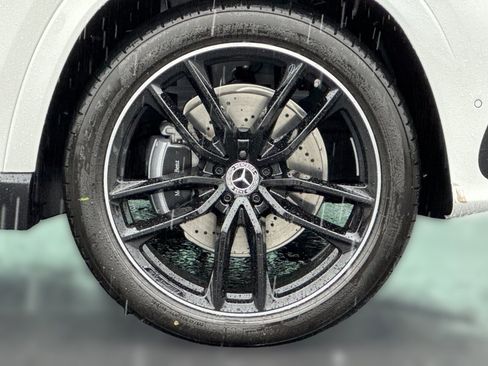 New 2026 Mercedes-Benz GLS 580 4MATIC image 11