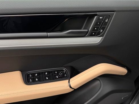 New 2026 Porsche Cayenne image 14