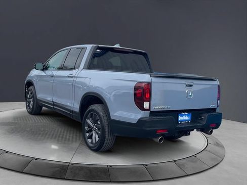 Used 2023 Honda Ridgeline Sport image 3