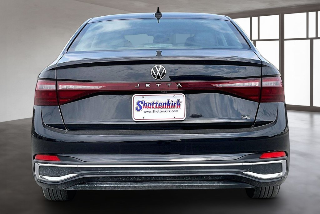 Used 2025 Volkswagen Jetta SE FWD image 5
