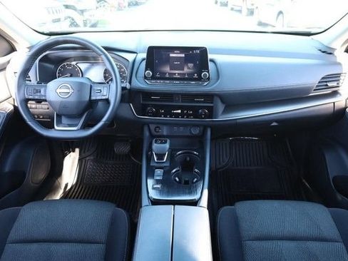 Certified 2025 Nissan Rogue SV FWD image 21