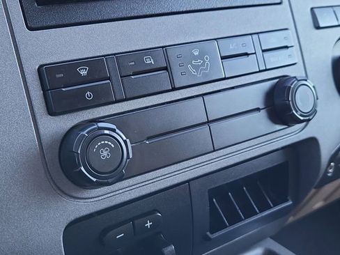 Used 2011 Ford F250 XLT w/ XLT Interior Pkg image 29