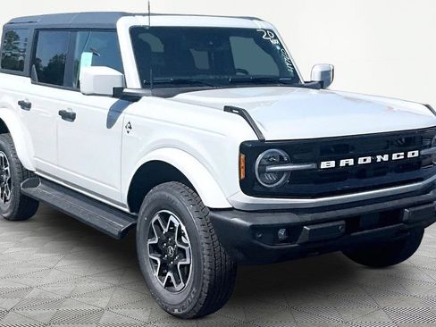 New 2026 Ford Bronco Outer Banks AWD/4WD image 1