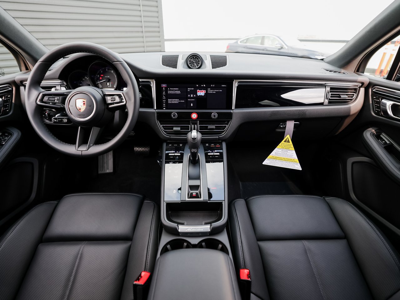 Certified 2026 Porsche Macan AWD/4WD image 24