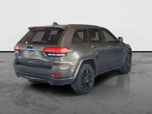 Used 2020 Jeep Grand Cherokee Altitude RWD image 2
