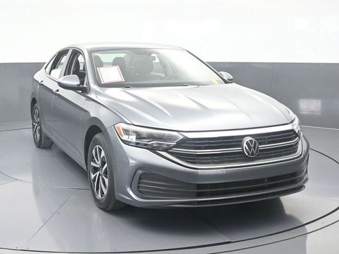Used 2023 Volkswagen Jetta S image 9