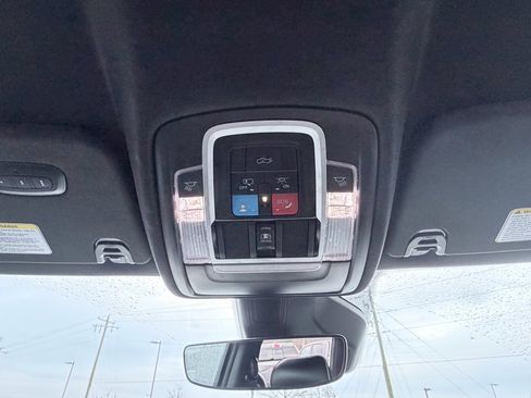 Used 2025 RAM 1500 Laramie AWD/4WD image 17