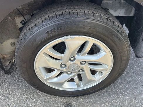 Used 2021 Hyundai Venue SE image 9