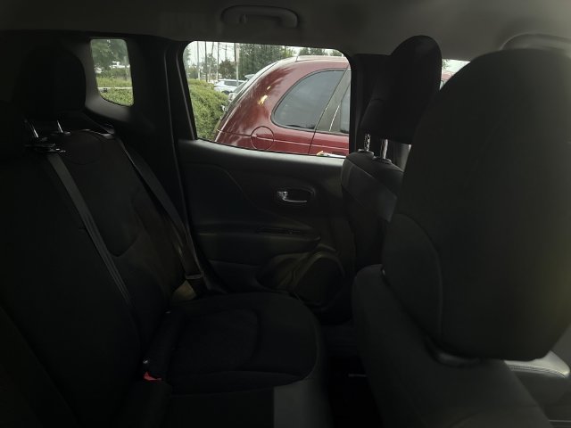 Used 2019 Jeep Renegade Altitude w/ Quick Order Package 22M FWD image 3