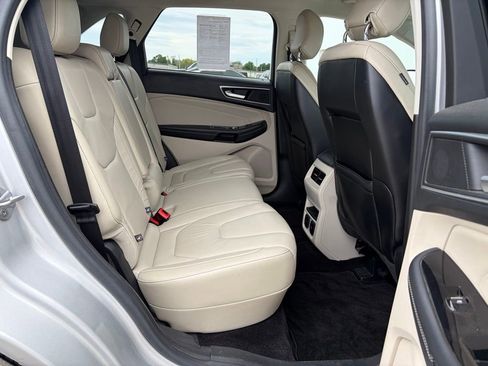 Used 2016 Ford Edge Titanium w/ Technology Package AWD/4WD image 16