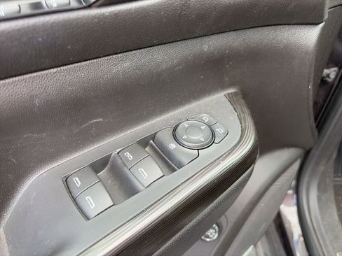 Used 2019 GMC Acadia SLT image 13