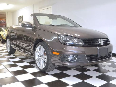 Used 2014 Volkswagen Eos Executive image 3