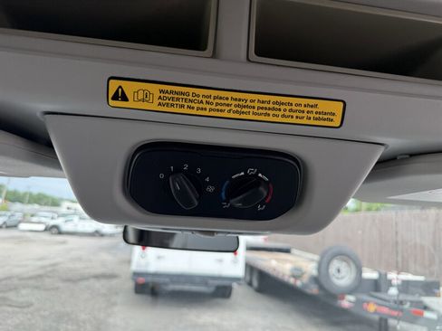 Used 2015 Ford Transit 350 XL RWD image 10