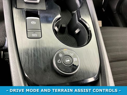 Used 2025 Nissan Rogue SV AWD/4WD image 38
