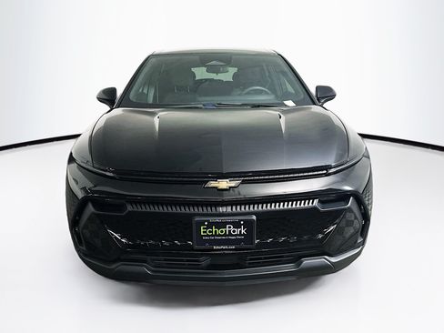 Used 2025 Chevrolet Equinox EV LT FWD image 2