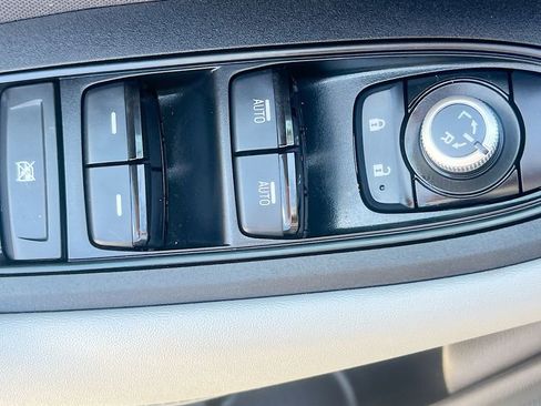 Used 2025 Subaru Outback Premium AWD/4WD image 17