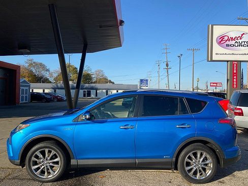 Used 2016 Toyota RAV4 Limited image 1