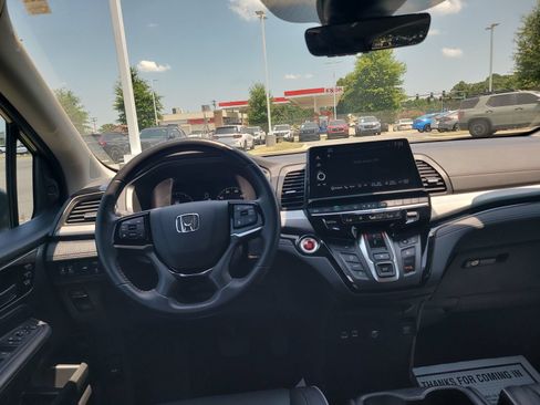 Used 2025 Honda Odyssey Touring image 25