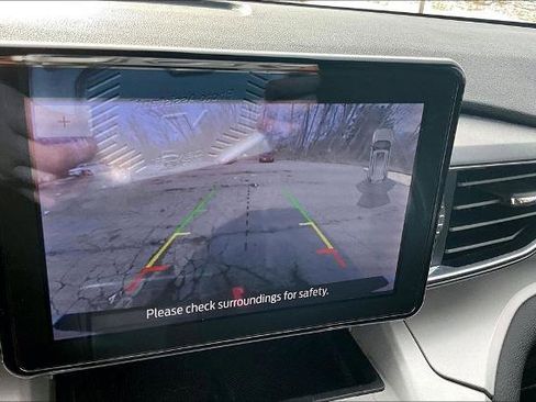 Certified 2023 Ford Explorer XLT w/ Equipment Group 202A image 20